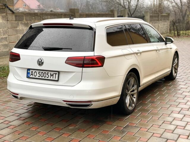 Белый Фольксваген Пассат Вариант, объемом двигателя 2 л и пробегом 275 тыс. км за 16000 $, фото 2 на Automoto.ua