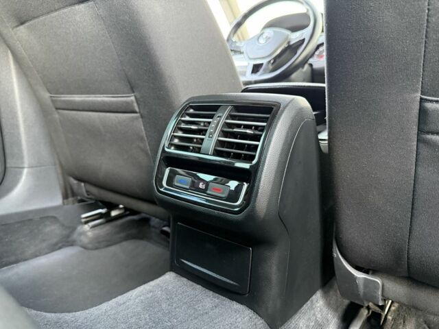 Білий Фольксваген Пассат Варіант, об'ємом двигуна 2 л та пробігом 330 тис. км за 11099 $, фото 22 на Automoto.ua