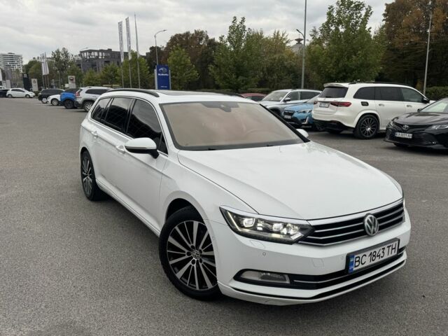 Білий Фольксваген Пассат Варіант, об'ємом двигуна 1.6 л та пробігом 216 тис. км за 13700 $, фото 9 на Automoto.ua