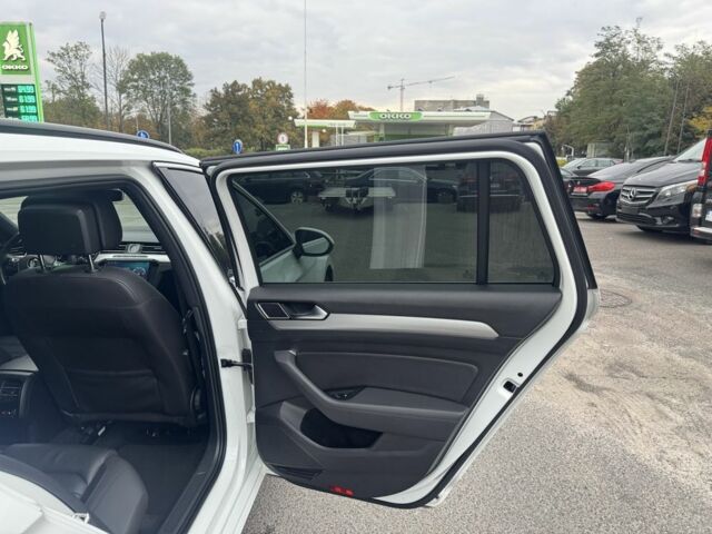 Білий Фольксваген Пассат Варіант, об'ємом двигуна 1.6 л та пробігом 216 тис. км за 13700 $, фото 19 на Automoto.ua