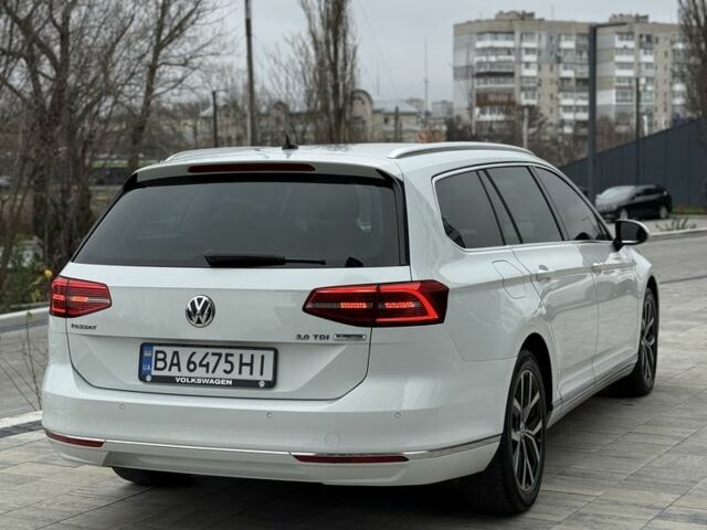 Белый Фольксваген Пассат Вариант, объемом двигателя 2 л и пробегом 256 тыс. км за 14999 $, фото 10 на Automoto.ua