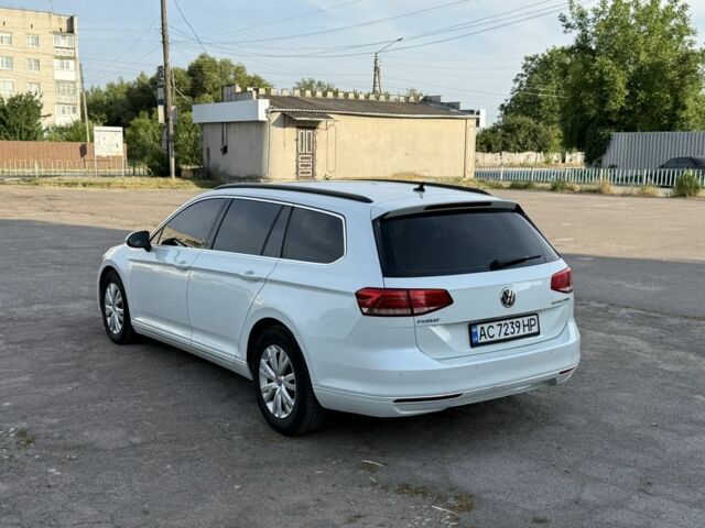 Білий Фольксваген Пассат Варіант, об'ємом двигуна 2 л та пробігом 330 тис. км за 11099 $, фото 5 на Automoto.ua