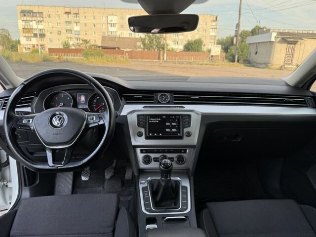 Білий Фольксваген Пассат Варіант, об'ємом двигуна 2 л та пробігом 330 тис. км за 11099 $, фото 14 на Automoto.ua