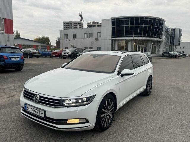 Білий Фольксваген Пассат Варіант, об'ємом двигуна 1.6 л та пробігом 216 тис. км за 13700 $, фото 3 на Automoto.ua