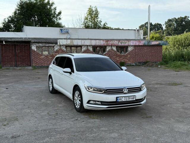 Білий Фольксваген Пассат Варіант, об'ємом двигуна 2 л та пробігом 330 тис. км за 11099 $, фото 1 на Automoto.ua