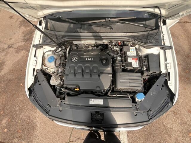 Білий Фольксваген Пассат Варіант, об'ємом двигуна 2 л та пробігом 315 тис. км за 12800 $, фото 2 на Automoto.ua