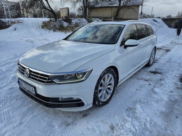 Белый Фольксваген Пассат Вариант, объемом двигателя 2 л и пробегом 344 тыс. км за 17400 $, фото 2 на Automoto.ua