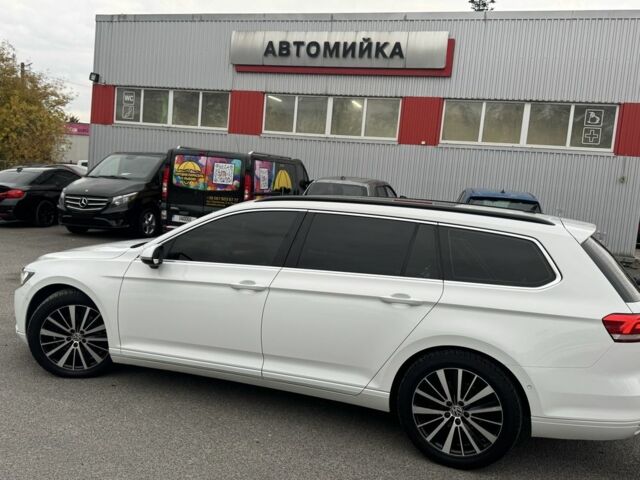 Білий Фольксваген Пассат Варіант, об'ємом двигуна 1.6 л та пробігом 216 тис. км за 13700 $, фото 4 на Automoto.ua