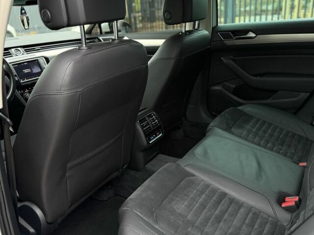 Белый Фольксваген Пассат Вариант, объемом двигателя 2 л и пробегом 256 тыс. км за 14999 $, фото 16 на Automoto.ua