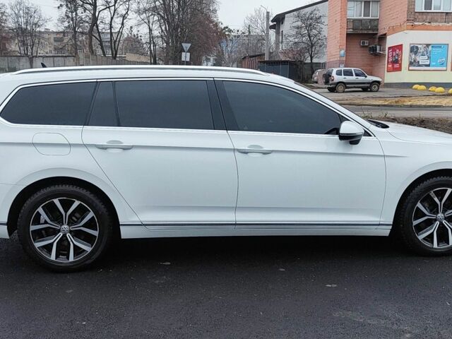 Білий Фольксваген Пассат Варіант, об'ємом двигуна 2 л та пробігом 252 тис. км за 16500 $, фото 1 на Automoto.ua