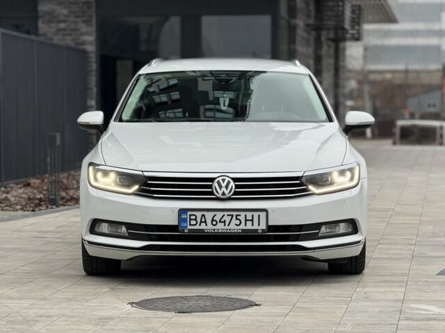 Белый Фольксваген Пассат Вариант, объемом двигателя 2 л и пробегом 256 тыс. км за 14999 $, фото 6 на Automoto.ua