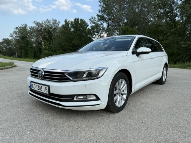 Белый Фольксваген Пассат Вариант, объемом двигателя 2 л и пробегом 245 тыс. км за 13700 $, фото 1 на Automoto.ua