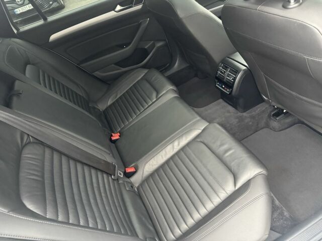 Білий Фольксваген Пассат Варіант, об'ємом двигуна 1.6 л та пробігом 216 тис. км за 13700 $, фото 22 на Automoto.ua