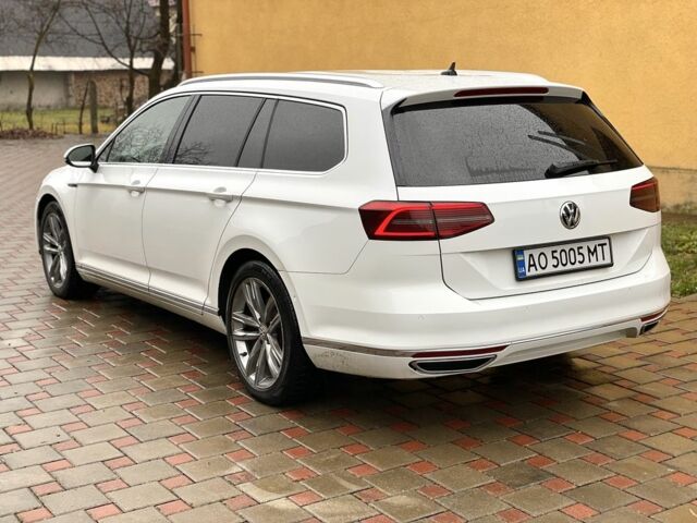 Белый Фольксваген Пассат Вариант, объемом двигателя 2 л и пробегом 275 тыс. км за 16000 $, фото 6 на Automoto.ua