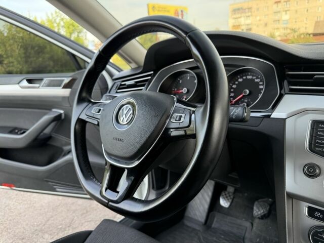 Білий Фольксваген Пассат Варіант, об'ємом двигуна 2 л та пробігом 330 тис. км за 11099 $, фото 20 на Automoto.ua