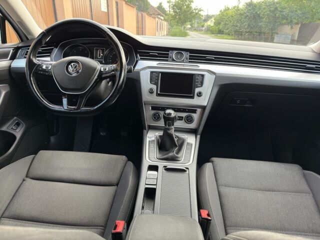 Белый Фольксваген Пассат Вариант, объемом двигателя 2 л и пробегом 245 тыс. км за 13700 $, фото 9 на Automoto.ua