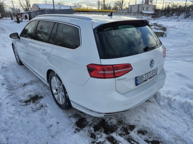 Белый Фольксваген Пассат Вариант, объемом двигателя 2 л и пробегом 344 тыс. км за 17400 $, фото 4 на Automoto.ua