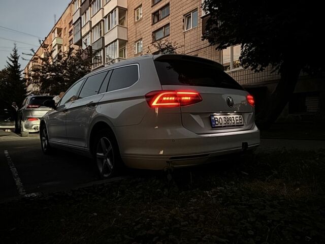 Білий Фольксваген Пассат Варіант, об'ємом двигуна 1.6 л та пробігом 253 тис. км за 12400 $, фото 1 на Automoto.ua