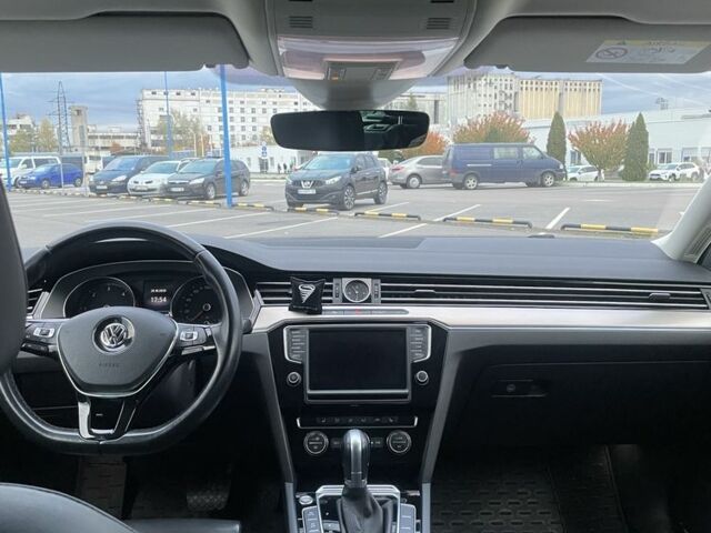 Білий Фольксваген Пассат Варіант, об'ємом двигуна 2 л та пробігом 250 тис. км за 14800 $, фото 7 на Automoto.ua