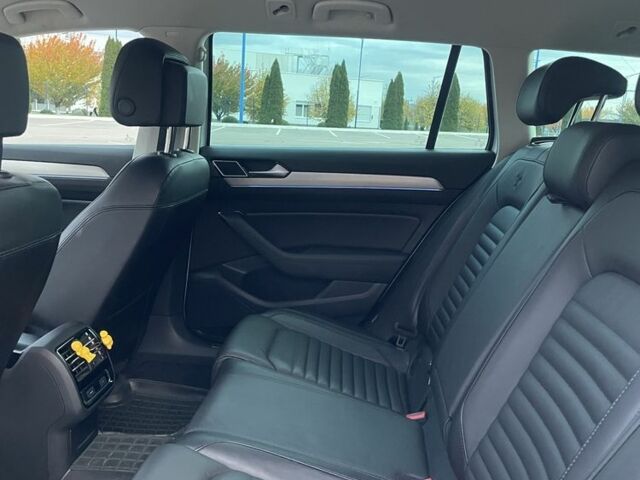 Білий Фольксваген Пассат Варіант, об'ємом двигуна 2 л та пробігом 250 тис. км за 14800 $, фото 9 на Automoto.ua