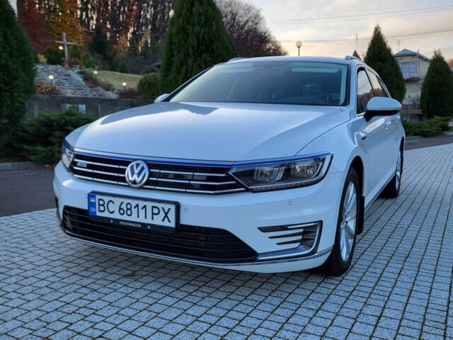Фольксваген Пассат Вариант 2016 в Львове на Automoto.ua Белый Фольксваген Пассат Вариант, объемом двигателя 1.4 л и пробегом 275 тыс. км за 14400 $, фото 3 на Automoto.ua