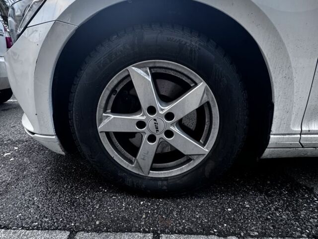 Білий Фольксваген Пассат Варіант, об'ємом двигуна 2 л та пробігом 236 тис. км за 12500 $, фото 8 на Automoto.ua