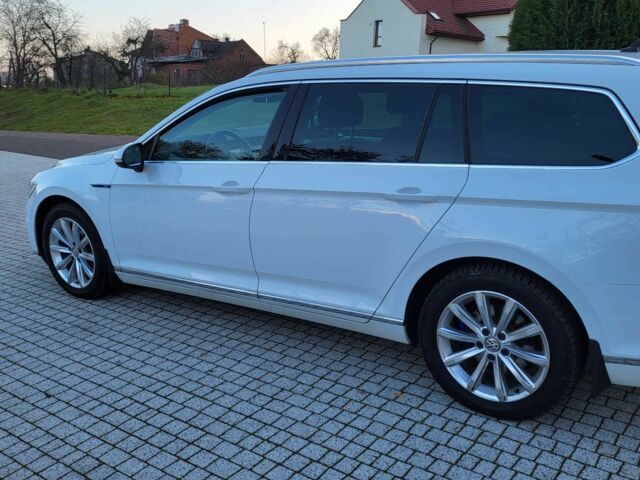 Фольксваген Пассат Вариант 2016 в Львове на Automoto.ua Белый Фольксваген Пассат Вариант, объемом двигателя 1.4 л и пробегом 275 тыс. км за 14400 $, фото 8 на Automoto.ua