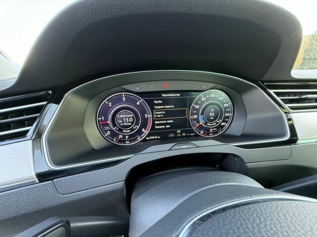 Білий Фольксваген Пассат Варіант, об'ємом двигуна 2 л та пробігом 195 тис. км за 16750 $, фото 15 на Automoto.ua