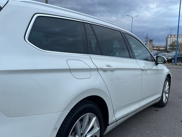 Білий Фольксваген Пассат Варіант, об'ємом двигуна 2 л та пробігом 250 тис. км за 14800 $, фото 15 на Automoto.ua