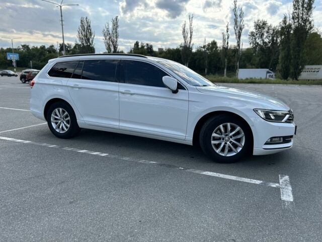 Білий Фольксваген Пассат Варіант, об'ємом двигуна 1.6 л та пробігом 214 тис. км за 14350 $, фото 2 на Automoto.ua