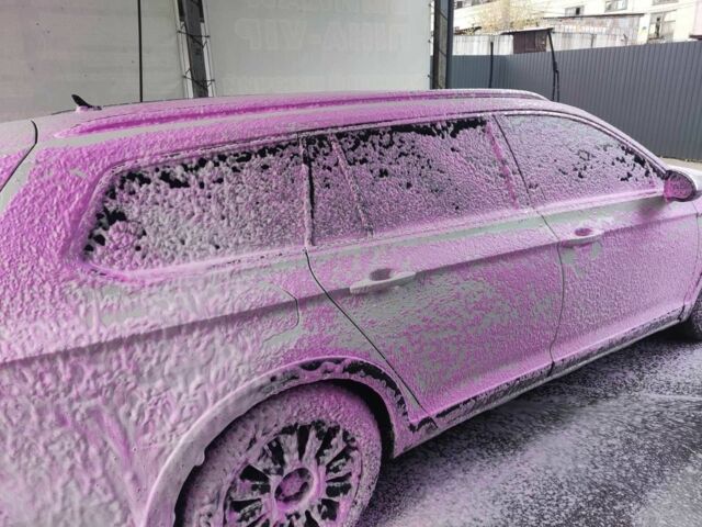 Білий Фольксваген Пассат Варіант, об'ємом двигуна 2 л та пробігом 244 тис. км за 22499 $, фото 7 на Automoto.ua