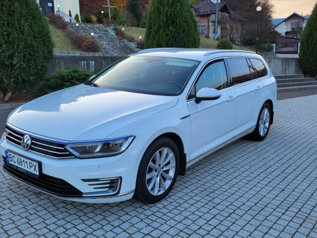 Фольксваген Пассат Вариант 2016 в Львове на Automoto.ua Белый Фольксваген Пассат Вариант, объемом двигателя 1.4 л и пробегом 275 тыс. км за 14400 $, фото 4 на Automoto.ua