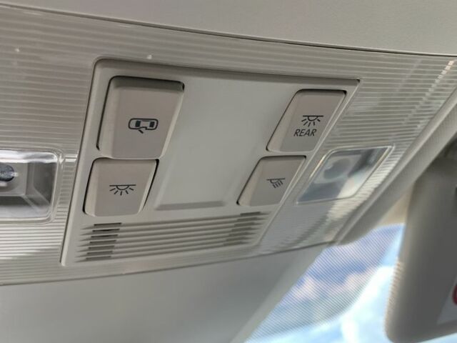 Білий Фольксваген Пассат Варіант, об'ємом двигуна 1.6 л та пробігом 214 тис. км за 14350 $, фото 15 на Automoto.ua