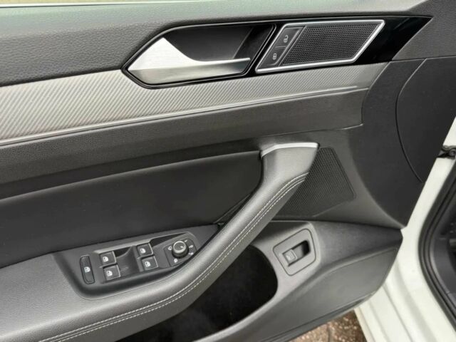 Белый Фольксваген Пассат Вариант, объемом двигателя 2 л и пробегом 79 тыс. км за 12000 $, фото 11 на Automoto.ua