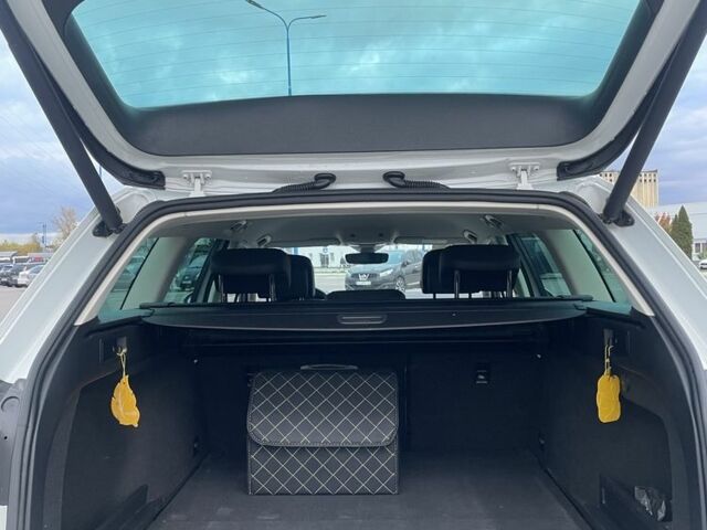 Білий Фольксваген Пассат Варіант, об'ємом двигуна 2 л та пробігом 250 тис. км за 14800 $, фото 11 на Automoto.ua