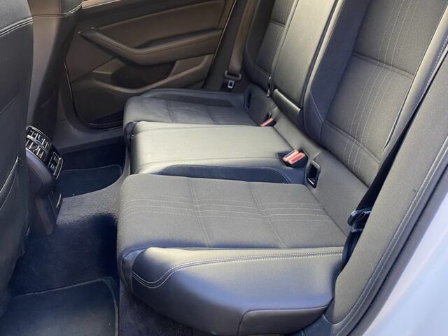 Білий Фольксваген Пассат Варіант, об'ємом двигуна 2 л та пробігом 250 тис. км за 16950 $, фото 5 на Automoto.ua