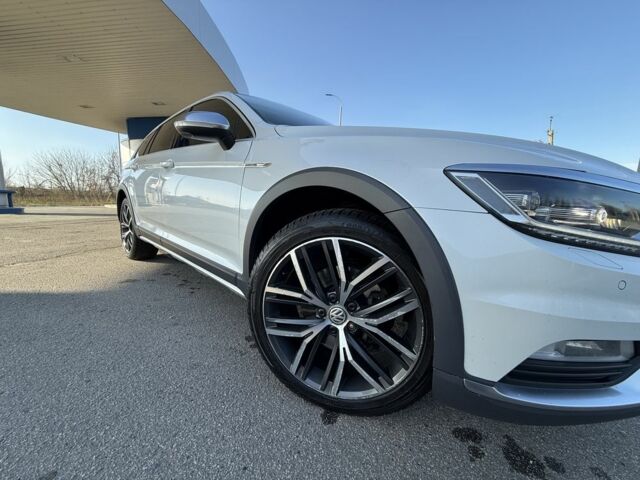 Білий Фольксваген Пассат Варіант, об'ємом двигуна 2 л та пробігом 195 тис. км за 16750 $, фото 21 на Automoto.ua