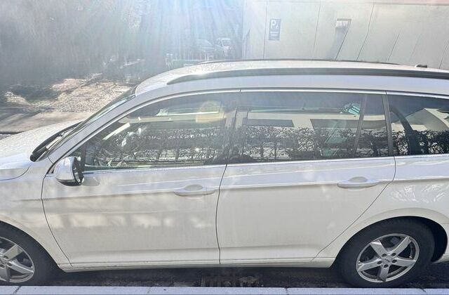 Білий Фольксваген Пассат Варіант, об'ємом двигуна 2 л та пробігом 236 тис. км за 12500 $, фото 1 на Automoto.ua