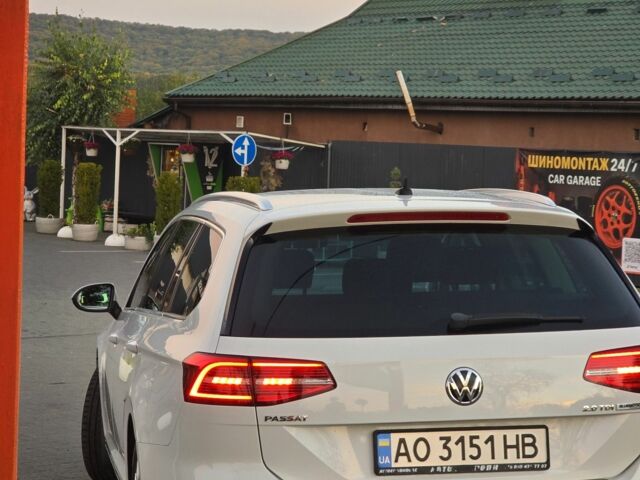 Білий Фольксваген Пассат Варіант, об'ємом двигуна 2 л та пробігом 256 тис. км за 14058 $, фото 5 на Automoto.ua
