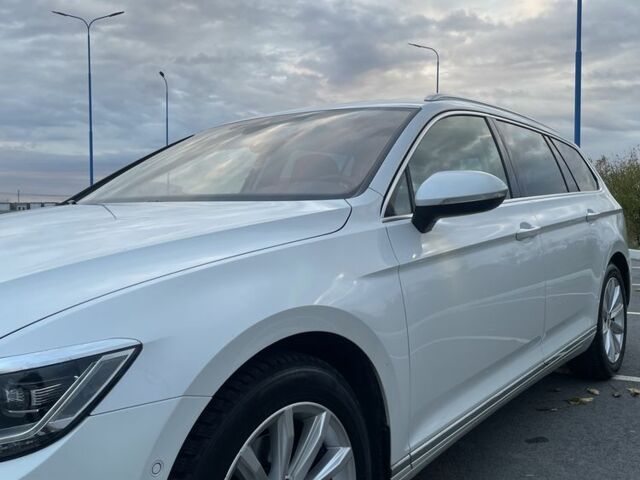 Білий Фольксваген Пассат Варіант, об'ємом двигуна 2 л та пробігом 250 тис. км за 14800 $, фото 14 на Automoto.ua