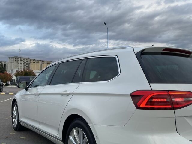 Білий Фольксваген Пассат Варіант, об'ємом двигуна 2 л та пробігом 250 тис. км за 14800 $, фото 2 на Automoto.ua