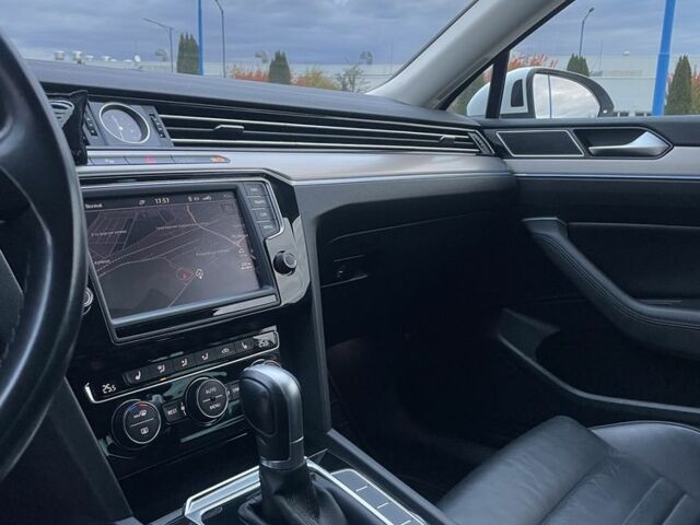 Білий Фольксваген Пассат Варіант, об'ємом двигуна 2 л та пробігом 250 тис. км за 14800 $, фото 12 на Automoto.ua