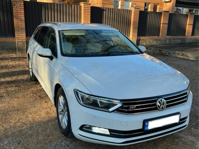 Белый Фольксваген Пассат Вариант, объемом двигателя 1.6 л и пробегом 235 тыс. км за 14999 $, фото 8 на Automoto.ua