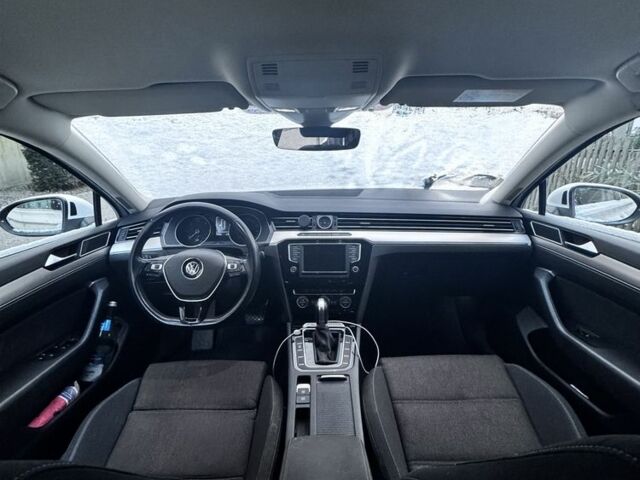 Білий Фольксваген Пассат Варіант, об'ємом двигуна 2 л та пробігом 236 тис. км за 12500 $, фото 10 на Automoto.ua