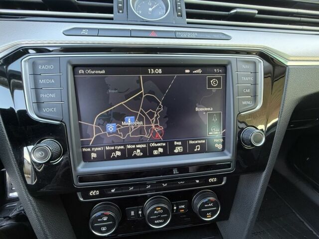 Білий Фольксваген Пассат Варіант, об'ємом двигуна 2 л та пробігом 195 тис. км за 16750 $, фото 13 на Automoto.ua