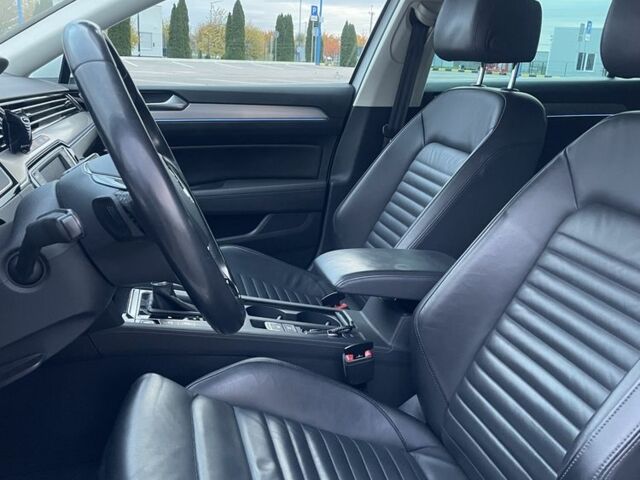 Білий Фольксваген Пассат Варіант, об'ємом двигуна 2 л та пробігом 250 тис. км за 14800 $, фото 17 на Automoto.ua