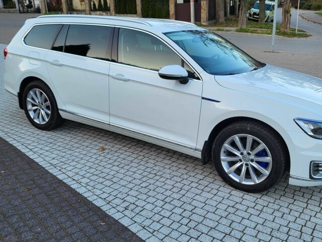 Фольксваген Пассат Вариант 2016 в Львове на Automoto.ua Белый Фольксваген Пассат Вариант, объемом двигателя 1.4 л и пробегом 275 тыс. км за 14400 $, фото 5 на Automoto.ua