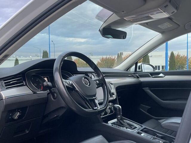 Білий Фольксваген Пассат Варіант, об'ємом двигуна 2 л та пробігом 250 тис. км за 14800 $, фото 6 на Automoto.ua