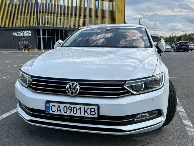 Білий Фольксваген Пассат Варіант, об'ємом двигуна 1.6 л та пробігом 214 тис. км за 14350 $, фото 1 на Automoto.ua