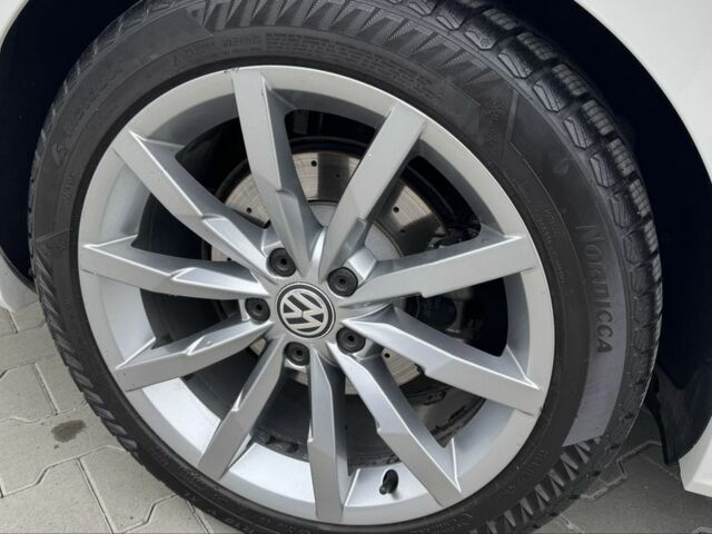 Белый Фольксваген Пассат Вариант, объемом двигателя 2 л и пробегом 263 тыс. км за 17800 $, фото 4 на Automoto.ua